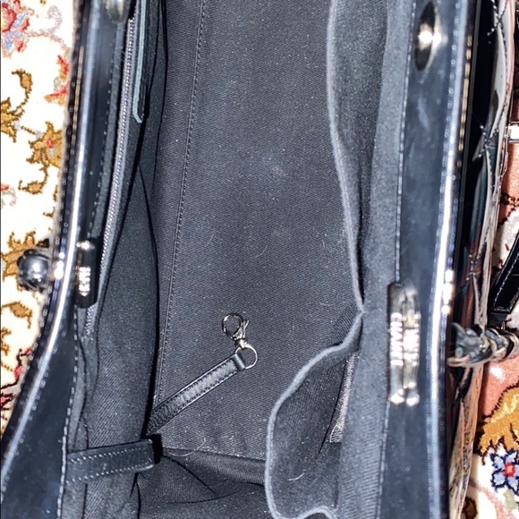 Authentic Chanel bag - Picture 2 of 9